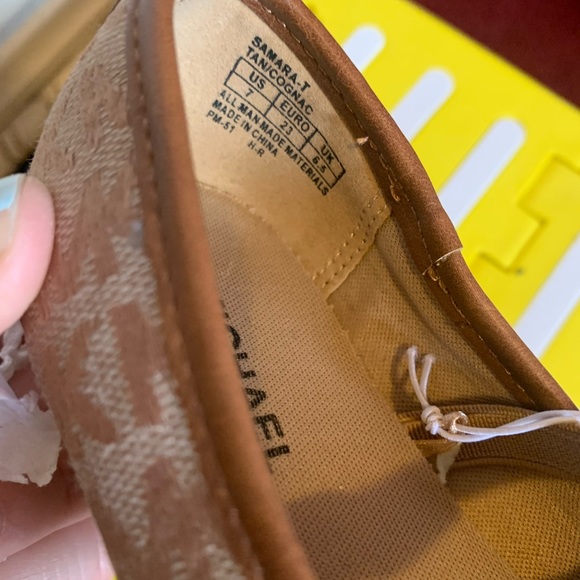 NWOT Michael Kors Kid Flats - Picture 3 of 3